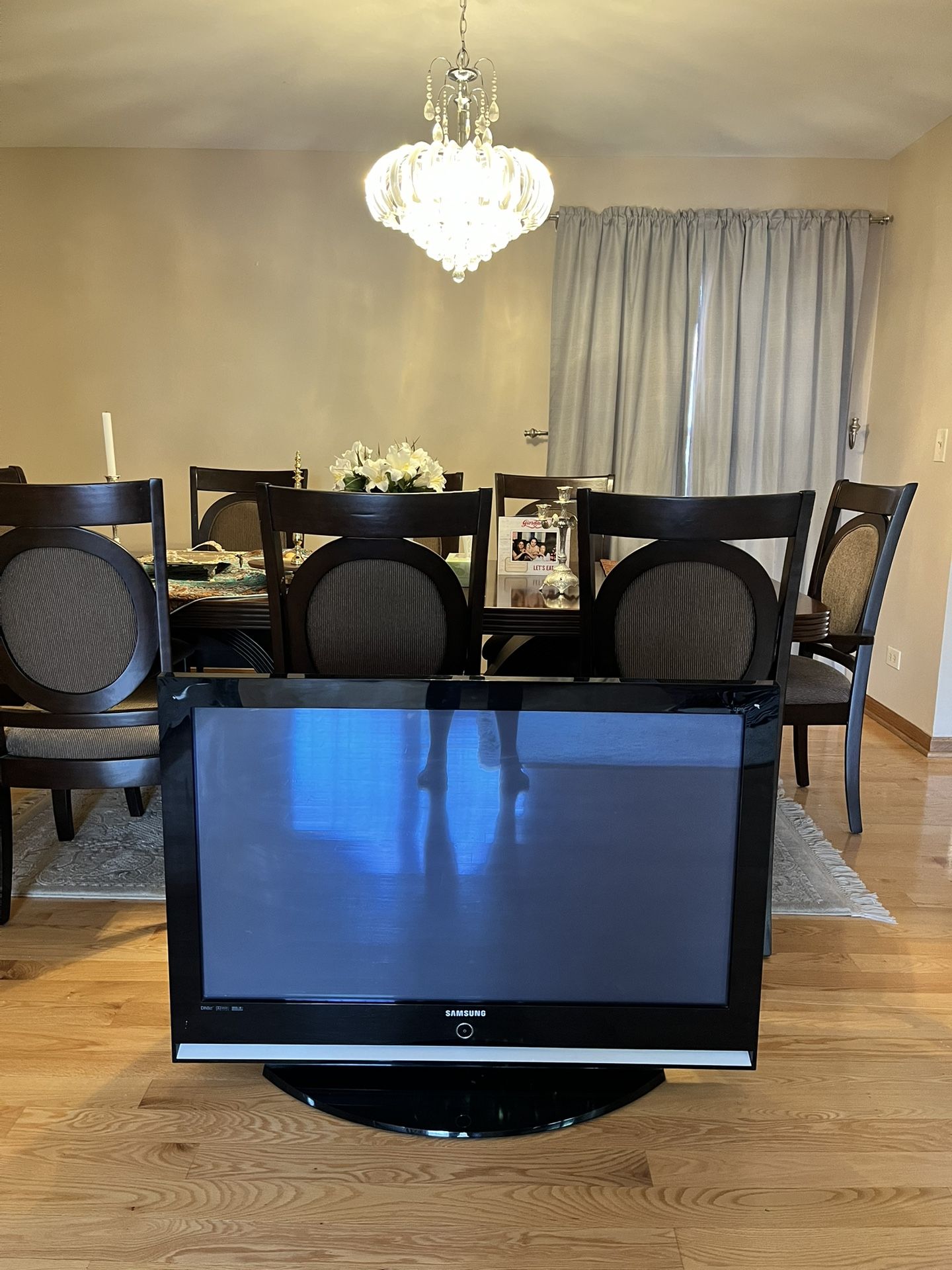 42” Samsung TV