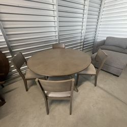 5 Pieces Round Dining Table