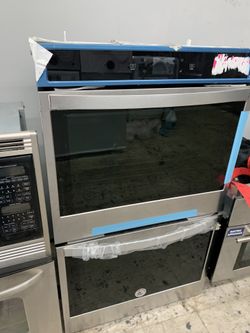 Whirlpool 30” double oven in stainless steel new 2020
