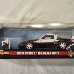 JADA METAL DIECAST CAR 1:32 SCALE.  MARVEL SPIDER-MAN GHOST SPIDER.  1990 MAZDA MIATA AND GHOST SPIDER METAL DIECAST FIGURE. 