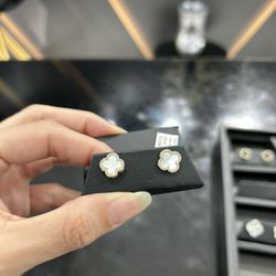 14k Diamonds Earring 