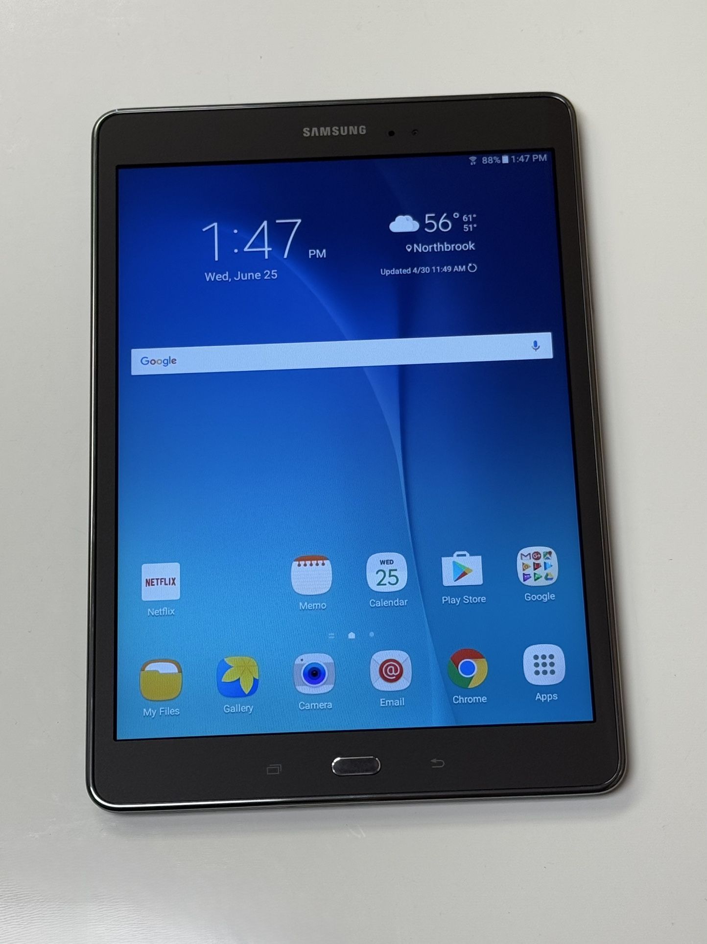 Excellent Samsung Galaxy Tab A 16GB Gray SM-T550 9.7" 16GB Wi-Fi Tablet