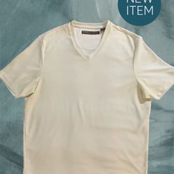 $7 Perry Ellis Men’s L White Ribbed V-Neck Shirt