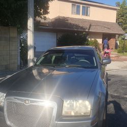 GREAT DEAL- CHRYSLER 300-PRICED TO SELL