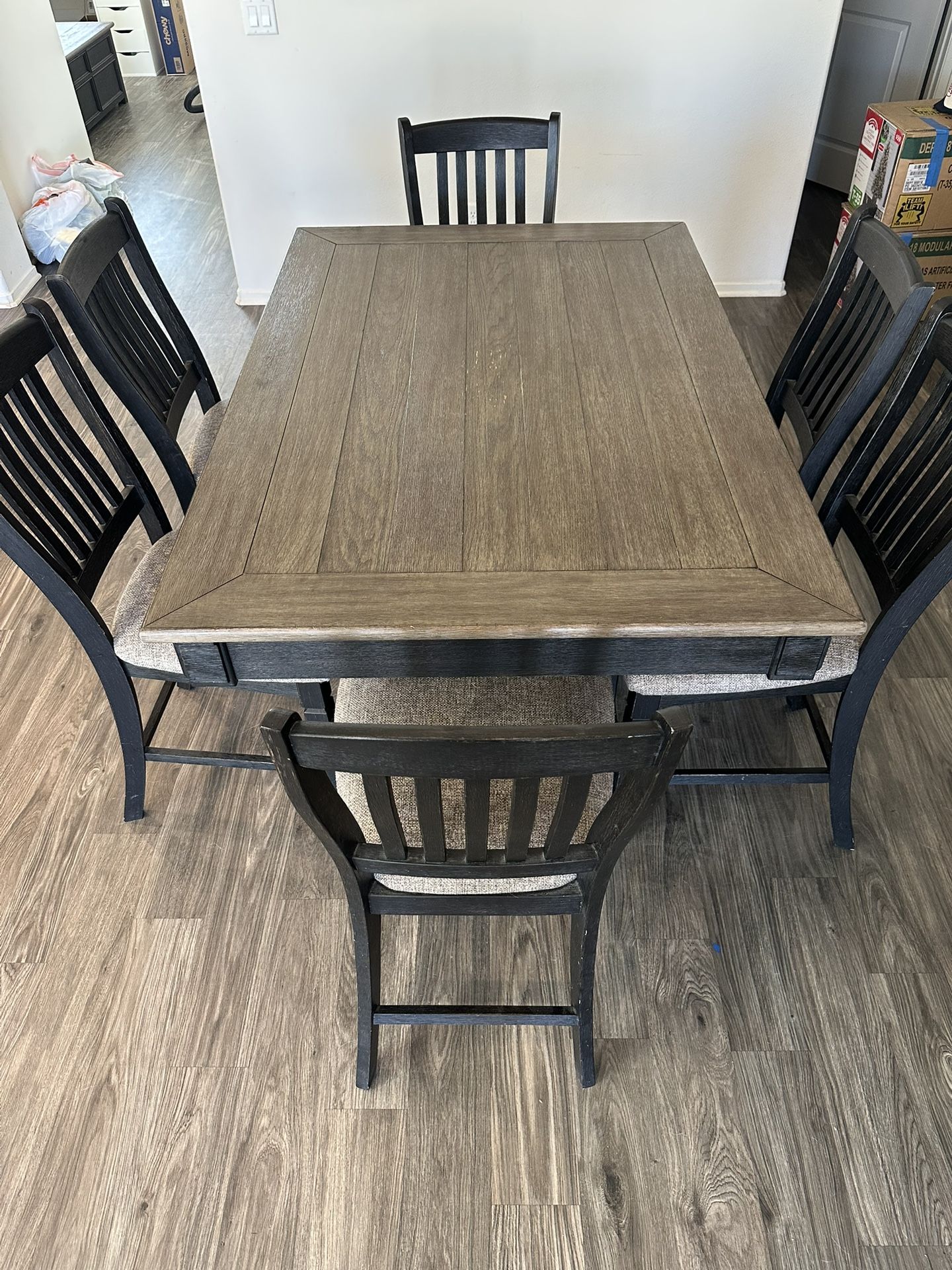 Tyler Creek Dining Table
