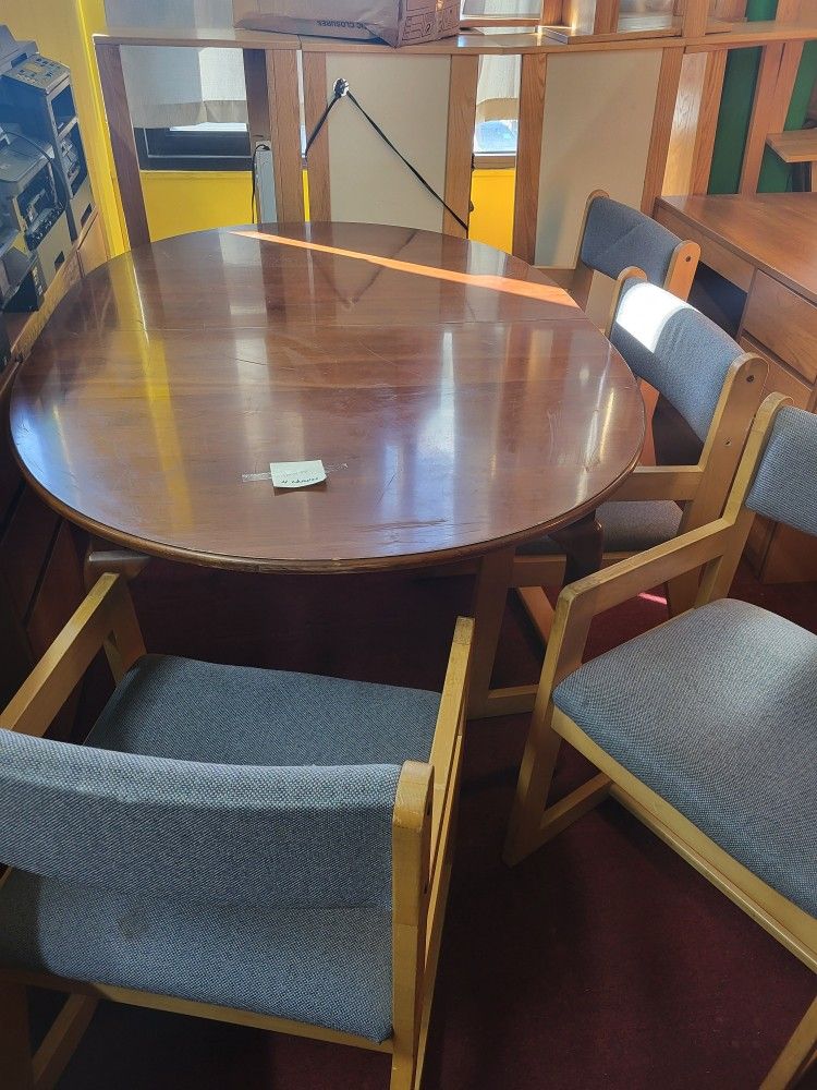 KITCHEN TABLE WITH 4 CHAIRS SET (HOME88)