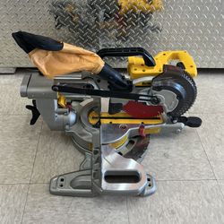DeWalt DCS361 7 1/4” 20v Cordless Sliding Compound Miter Saw *5379