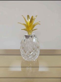 Decorative Crystal Glass Pineapple figurine ( NEW ) clear & gold