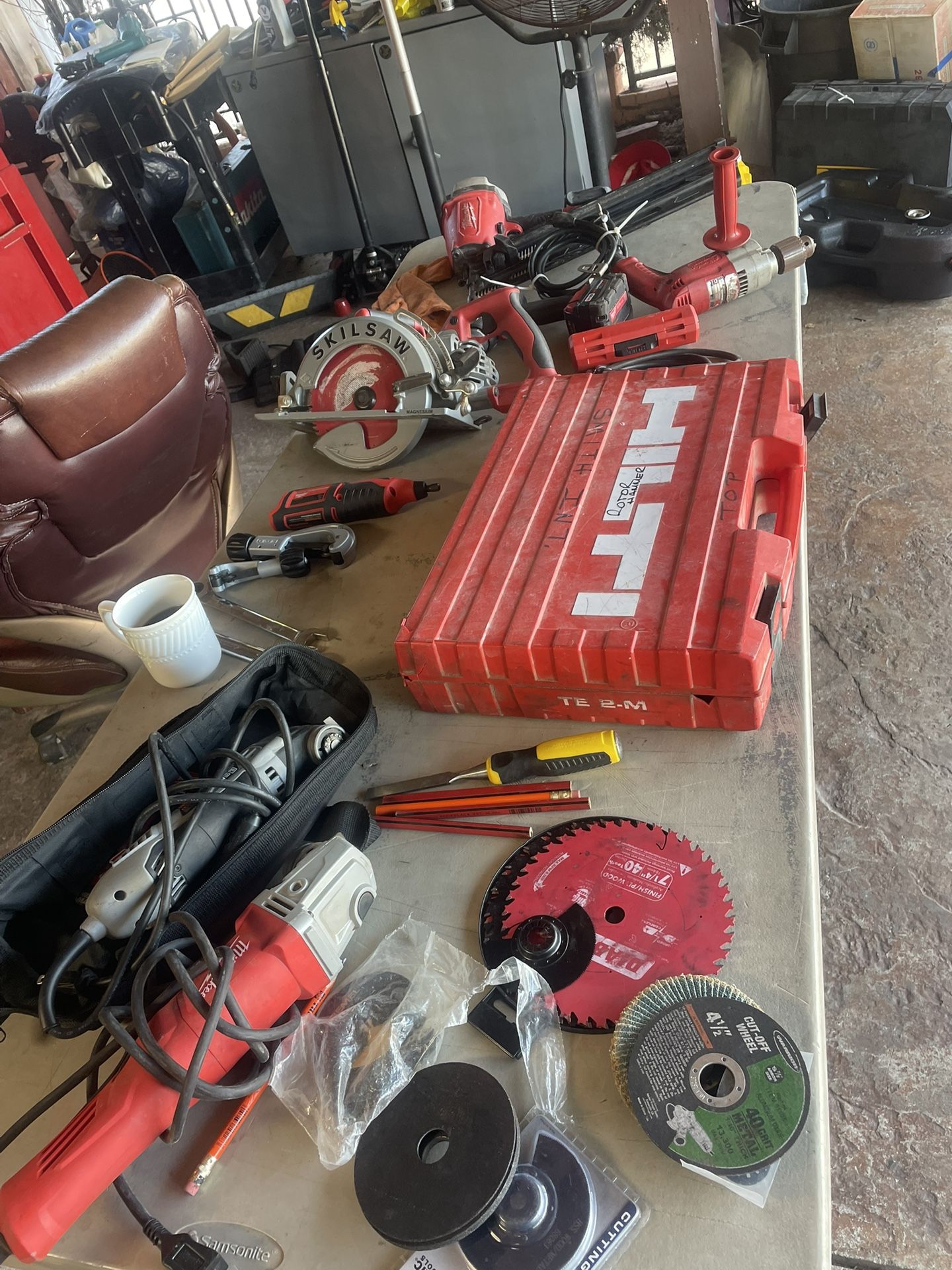 MILWAUKEE / HILTI / LOT TOOLS
