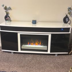 White Fireplace W/Built In Sound Pacer & Storage 