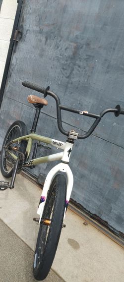 ESPECIALIZED  FUZE  STREET BMX