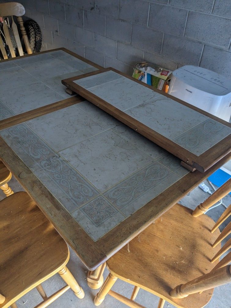 HEAVY/ Solid Tile And Wood Table With 5 Chairs