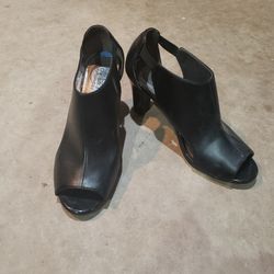 Youth Size 5.5 Girls Heels