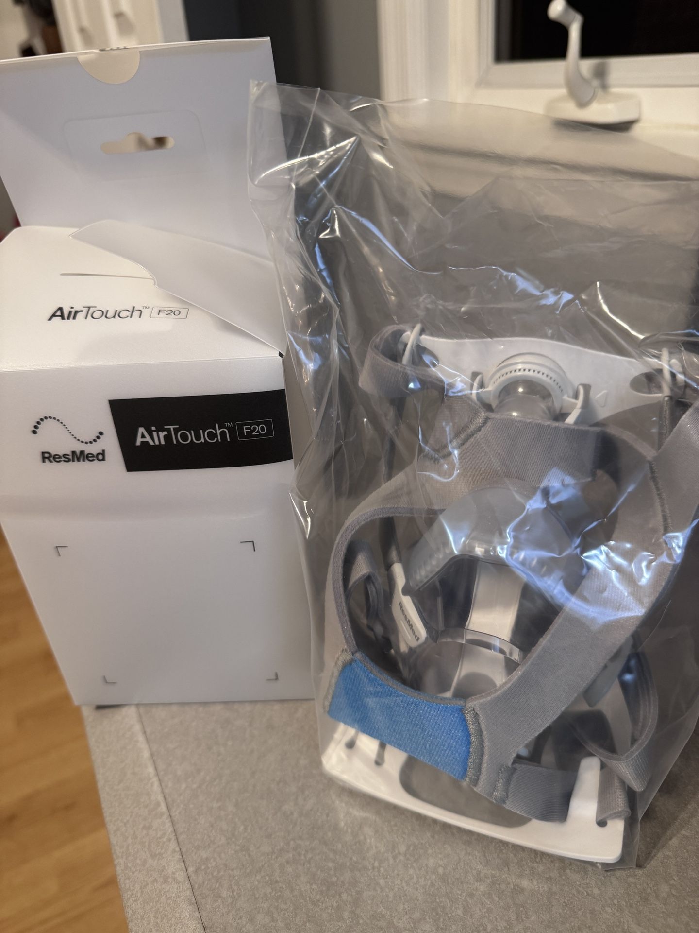 Brand New ResMed Airtouch F20 Full Face Mask With Headgear