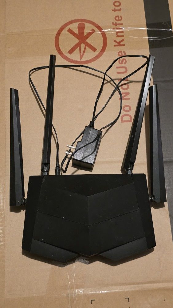 Tenda AC10 WiFi router