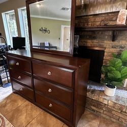 Dresser with mirror 