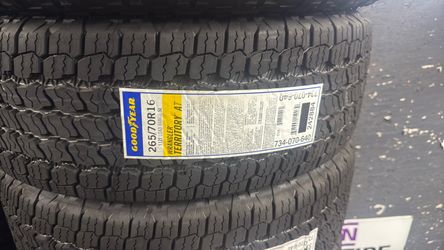 Goodyear Wrangler Territory AT 265/70R16 Tire