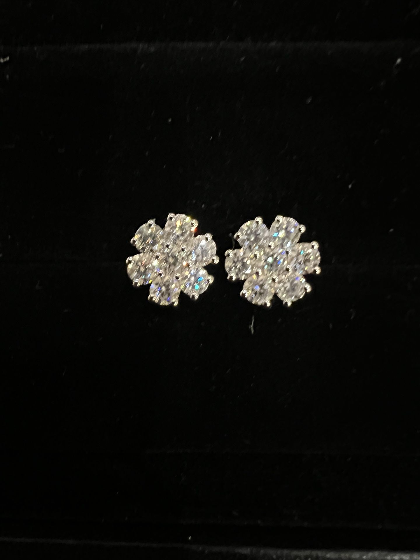 4CT VVS1 Moissanite Diamonds Studs