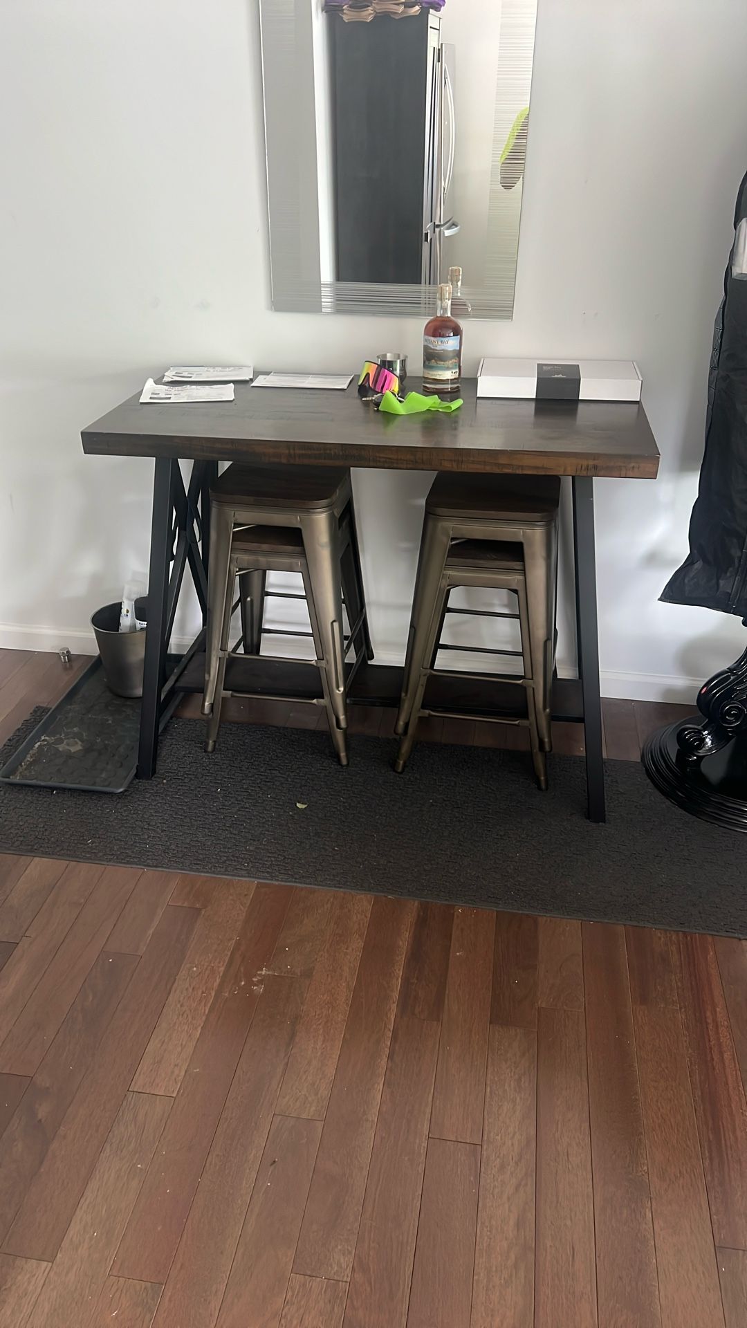 Entryway Or Small Kitchen Table + Chairs