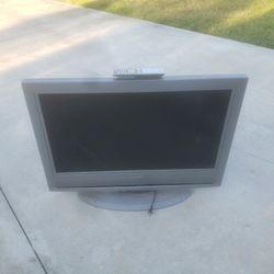 32 Inch TV 