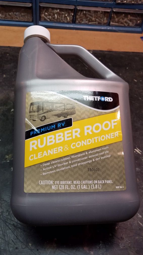 RV roof conditioner/cleaner