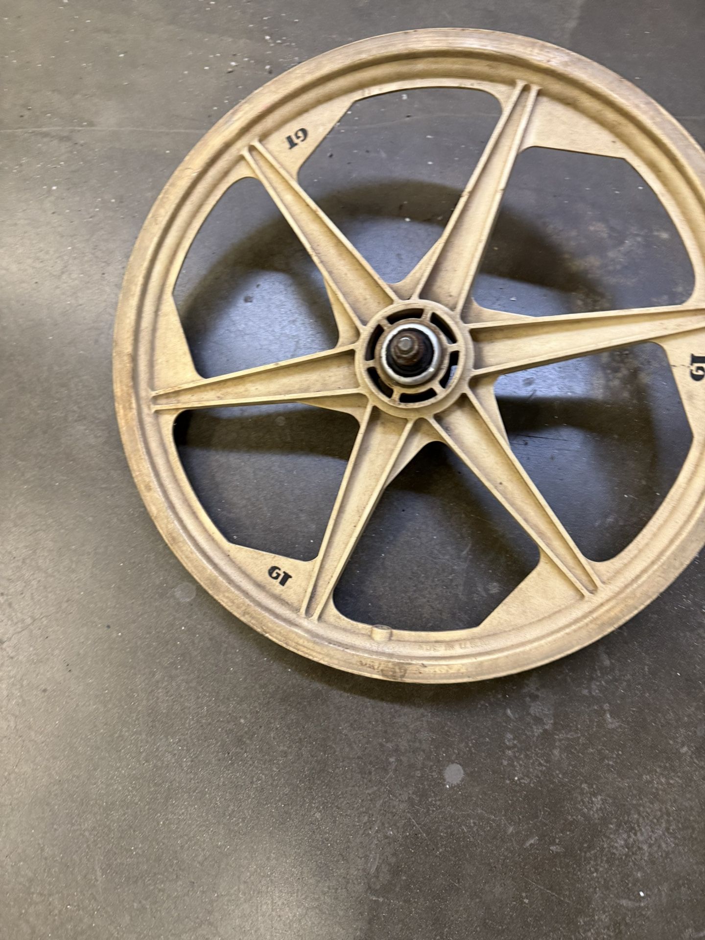 GT Tomahawk Mag Front Wheel 80s Performer