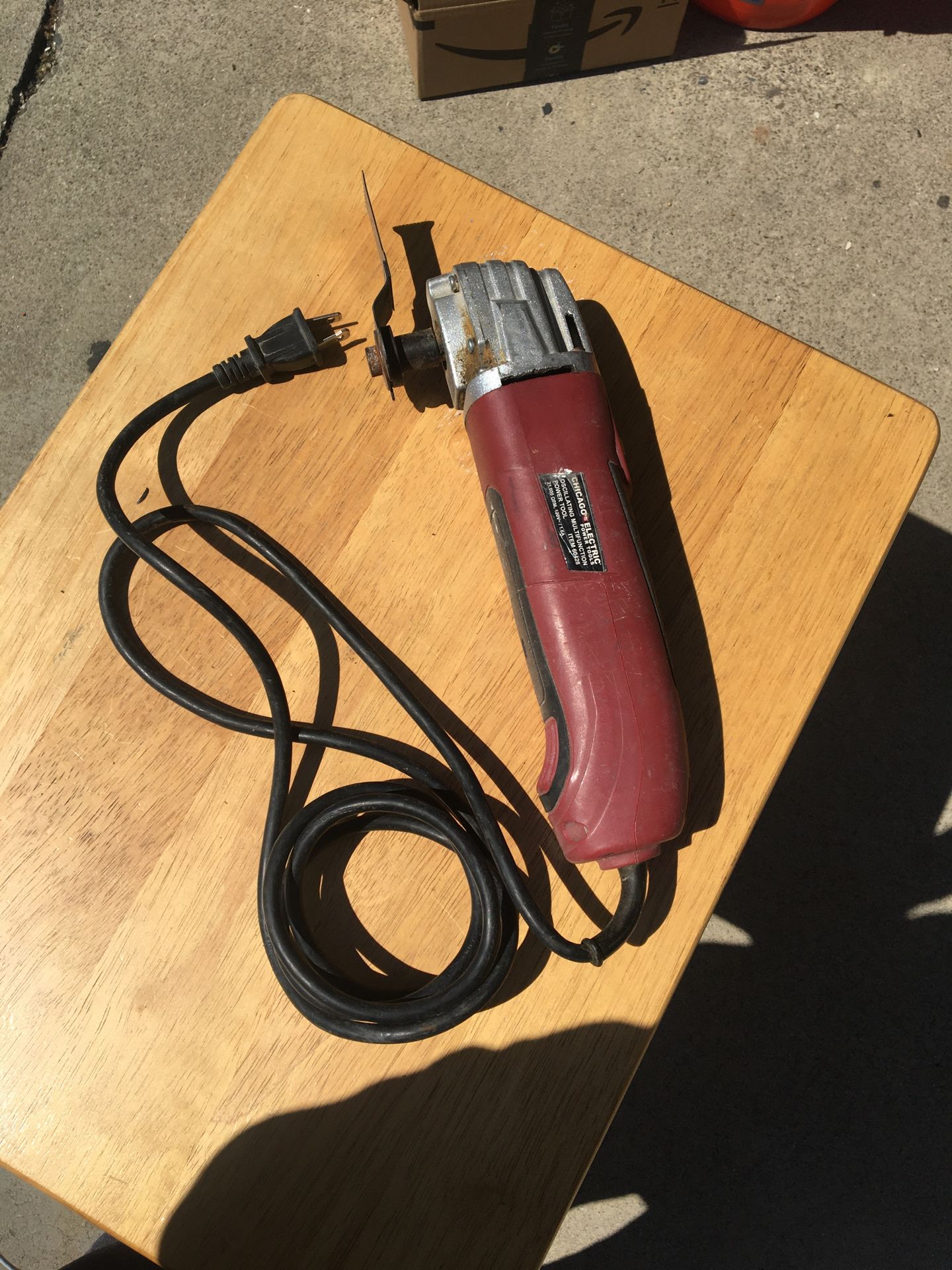 Chicago electric oscillating multifunction power tool