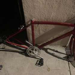 Specialized Sirrus (Frame ,sprocket And Pedals Only)
