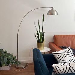 Metal Arc Floor Lamp