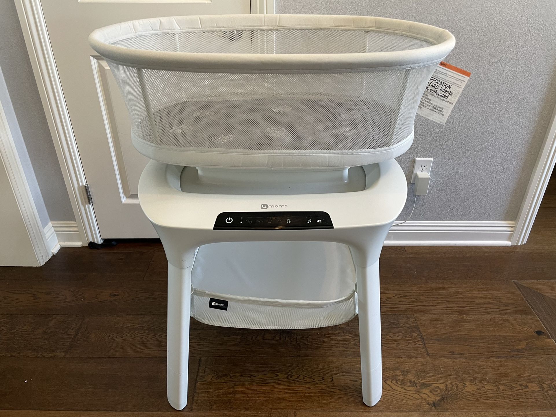 4Moms MamaRoo Sleep Bassinet with storage basket