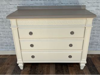 Large Hedredon Nightstand or Dresser