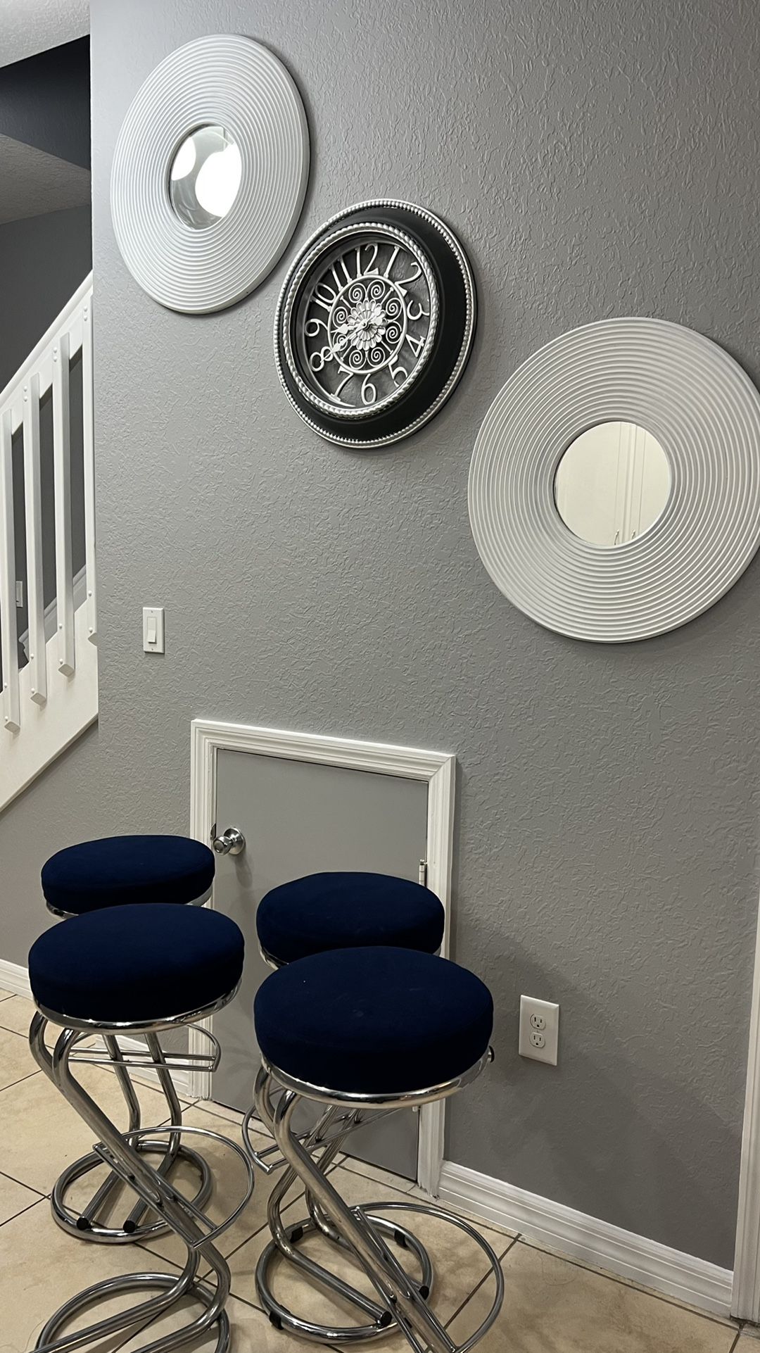 4 Blue Bar Stools For Sale for Sale in Oakland Park, FL OfferUp