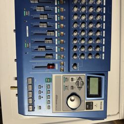 Tascam Portastudio DP-01 Digital 8-Track Multi-Track Recorder
