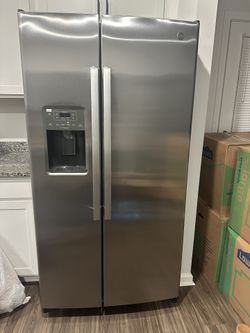 GE, Side By Side Refrigerator, 23 Cubic Feet