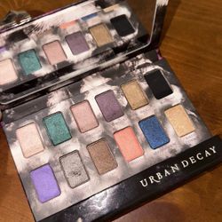 Urban Decay Eyeshadow Palette