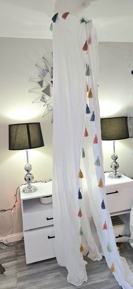 
Canopy Tent with Decorative Tassels + Matching Pillow 🌿✨