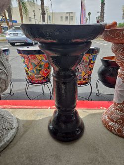 Fuente pajarera ($135)tel (contact info removed)