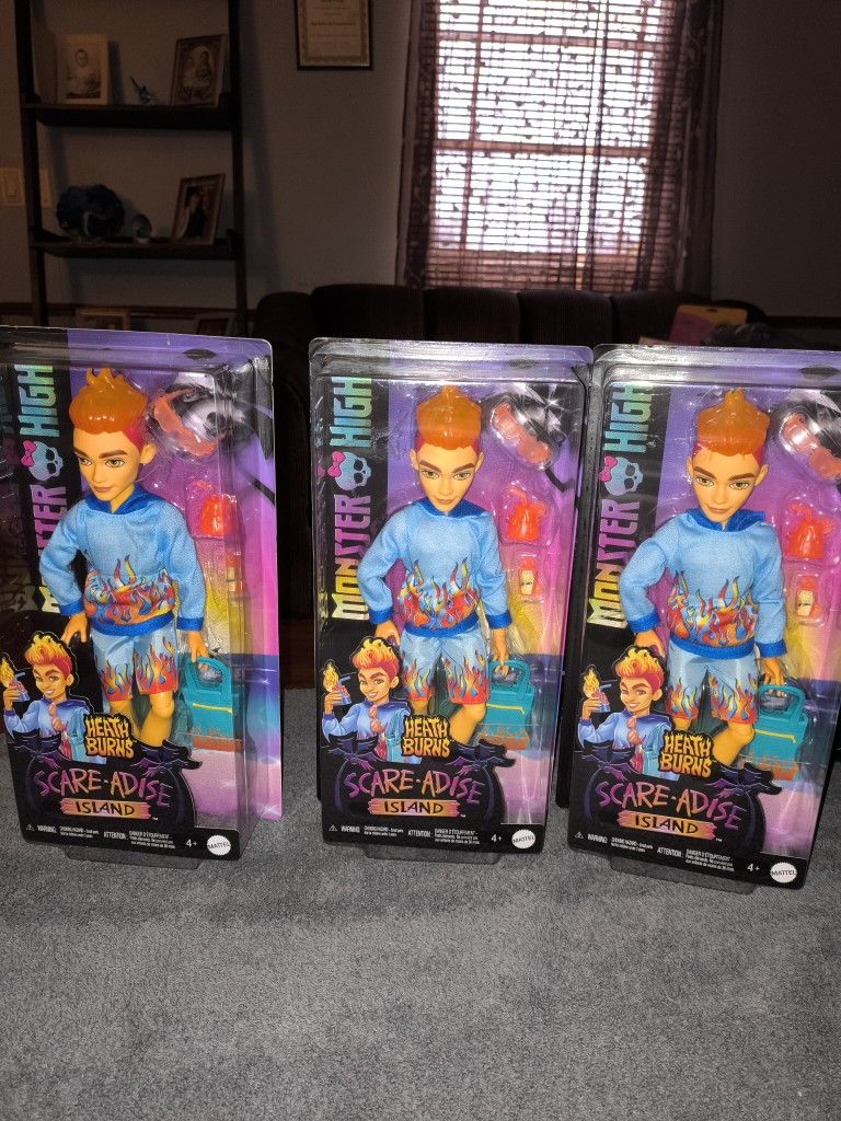 New 3 Monster High Scare-Advise Island Heath Burns Doll And Accessories