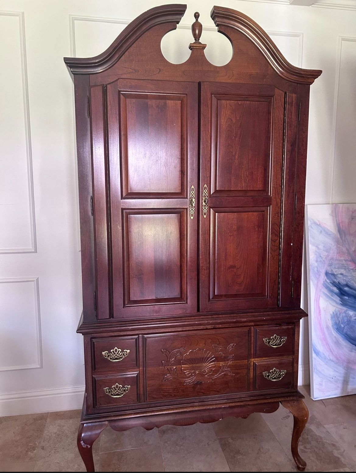 Elegant Vintage Hutch/ TV cabinet