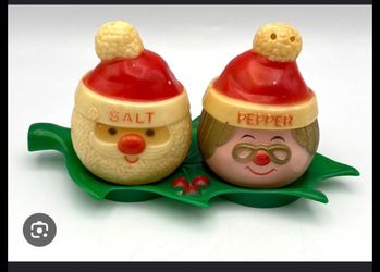 New never opened vintage salt and pepper shakers