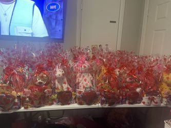 Valentine’s day Baskets All Light up