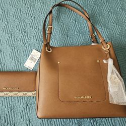 Michael Kors Pursue And Matching Wallet 