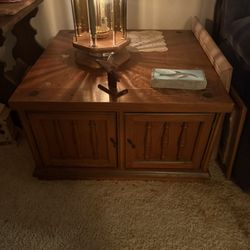 Coffee table & 2 side tables set 