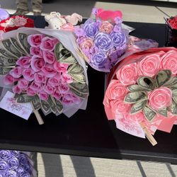 Valentines Day Eternal Flower Bouquets / Ramos 