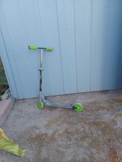 Small Kids Scooter