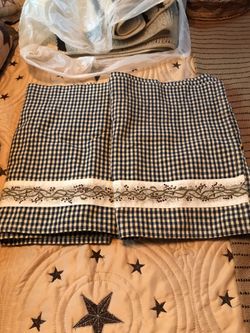 Country curtain valance