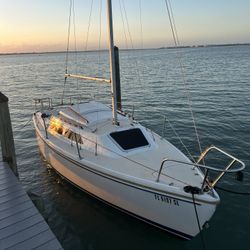 22’ Catalina Sailboat Open To Offers!