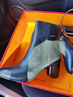 Authentic Tory Burch Size -10.5