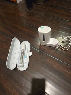 Philips Sonicare Flexcare Healthy White UV Sanitizer/Charger HX6160/D