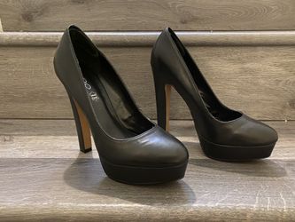 ALDO Passarello Women's  5" High Heels.  Black Leather.  Size 7